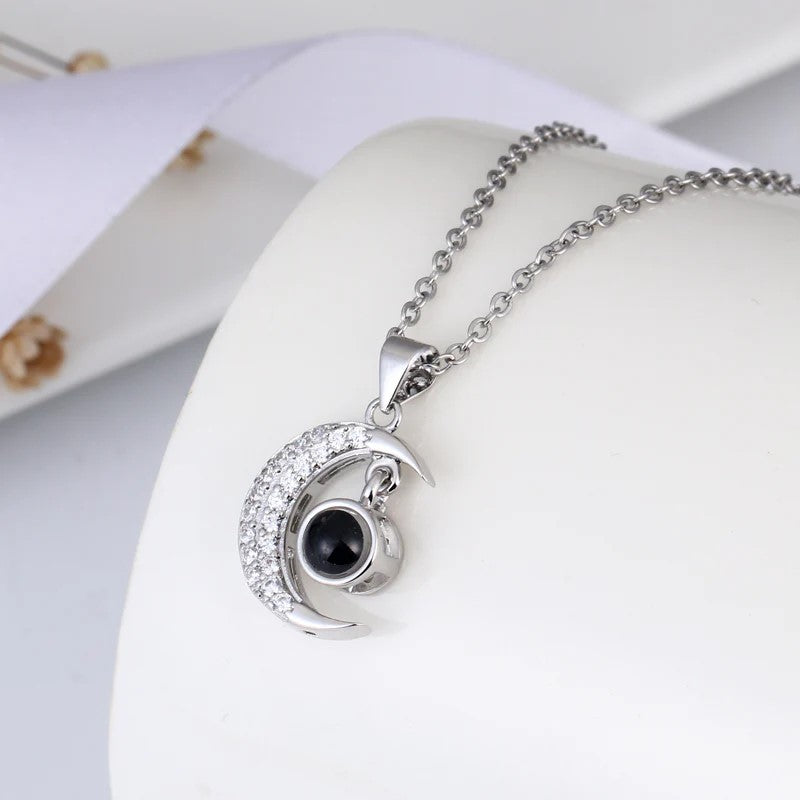 Crescent Moon NKL สร้อยคอรูปถ่ายส่วนตัว